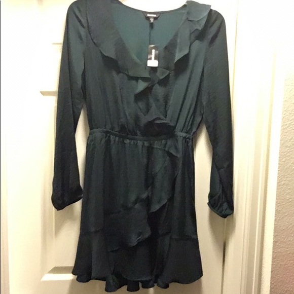 Express dress - Picture 2 of 2